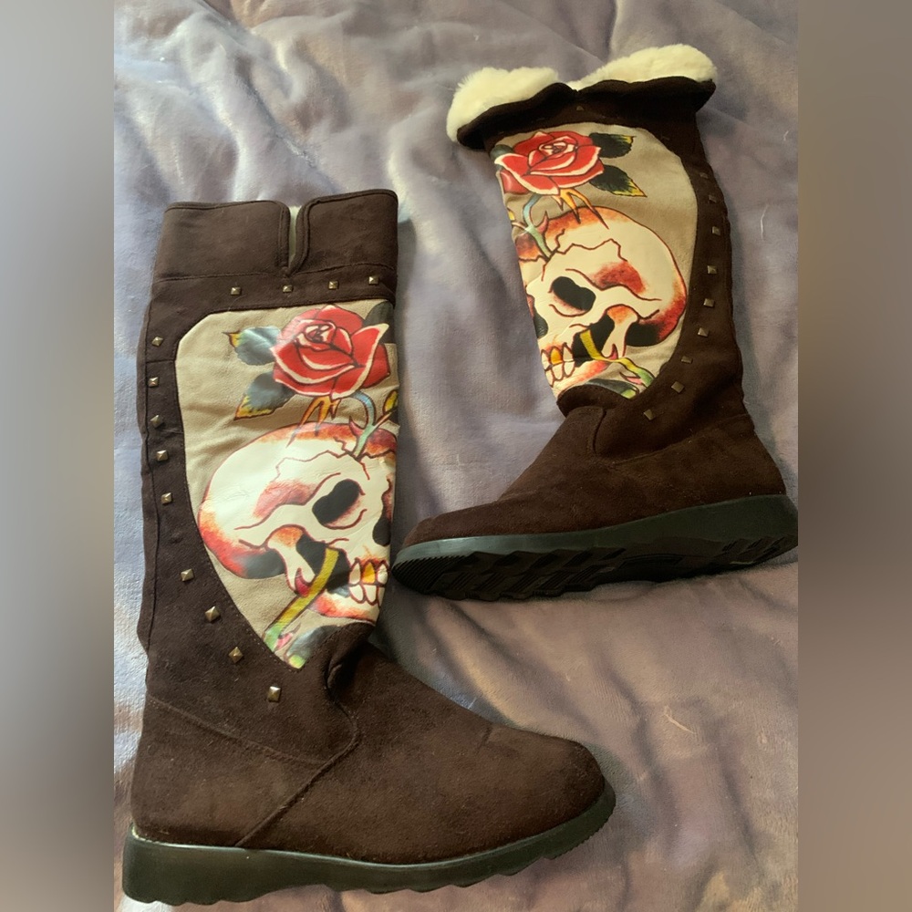 Edgy Brown Skull and Rose Winter Boots